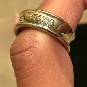 Tiffany band ring